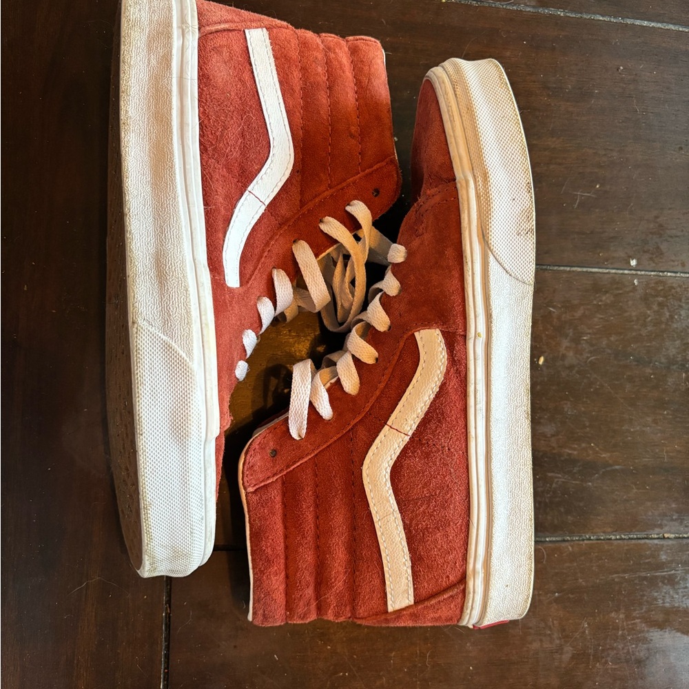 High-Top Sneakers in Rust and White - Picture 3 of 8